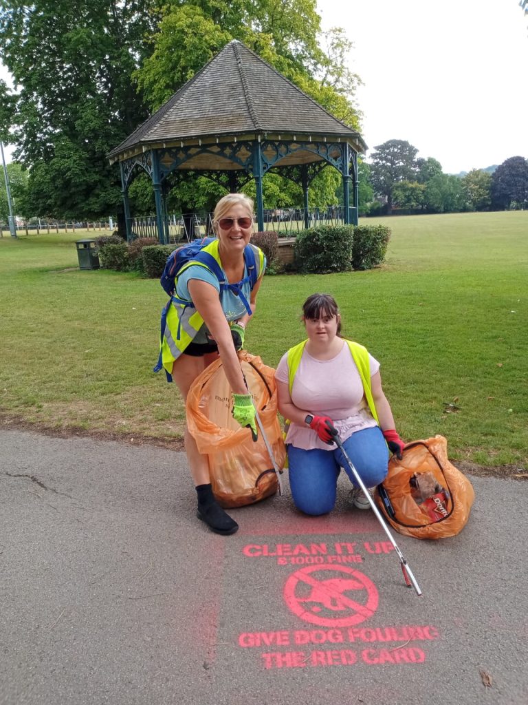 volunteer litter pickers