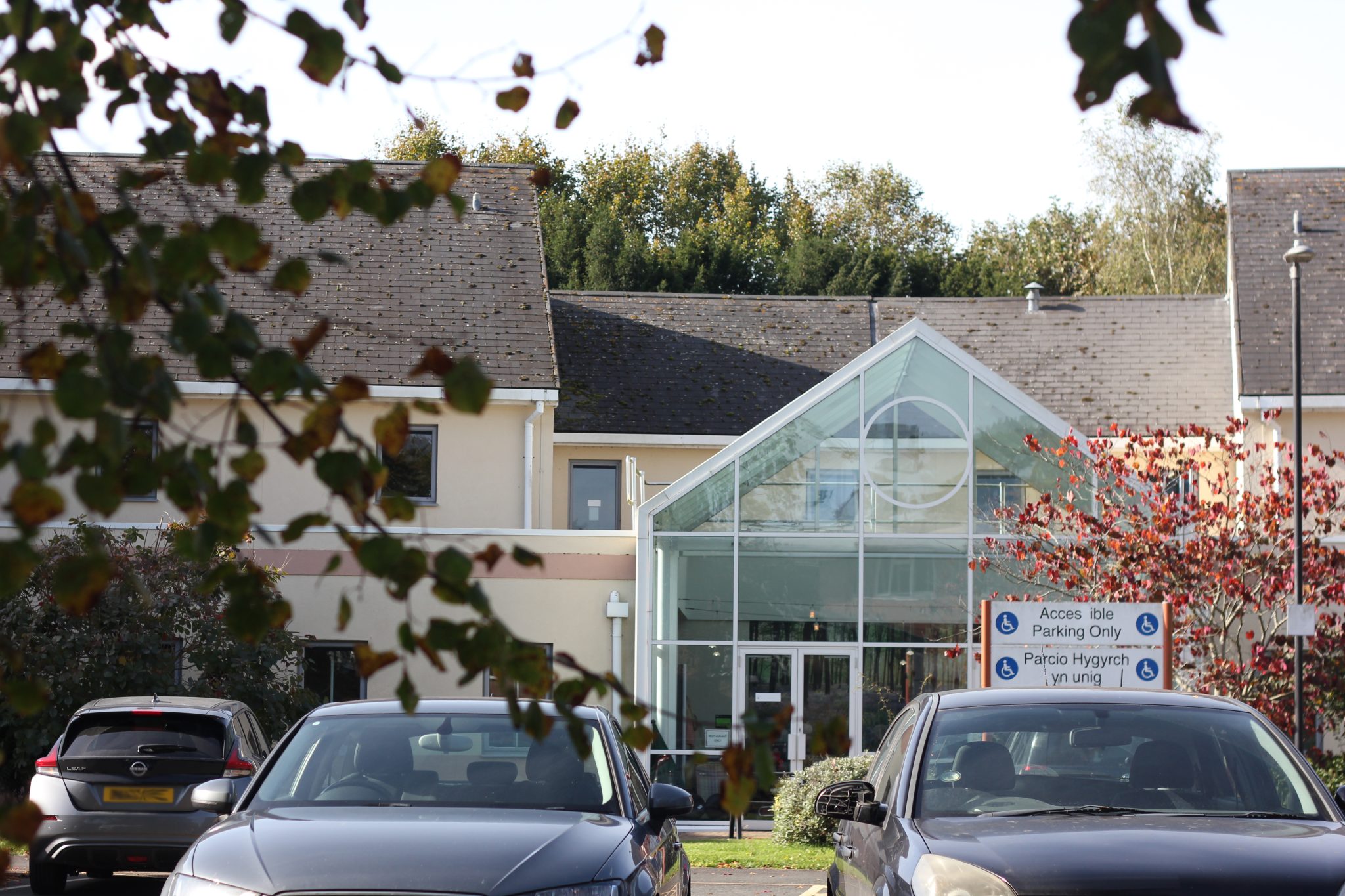 Monnow Vale Hospital front entrance